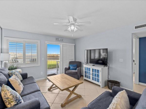 Holiday Surf and Racquet Unit 102
